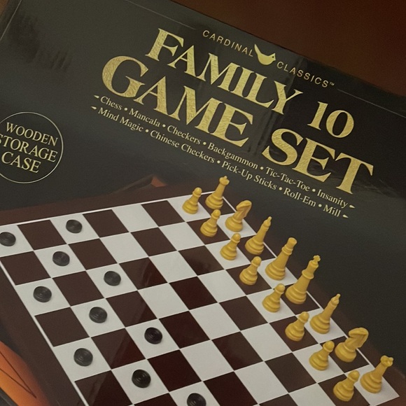 Family game set - Picture 2 of 4